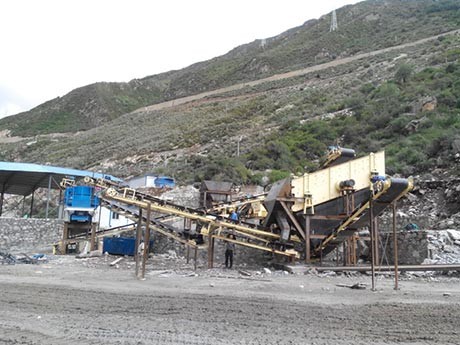 破碎石子機多少錢一套？附砂石料生產(chǎn)線圖片實拍