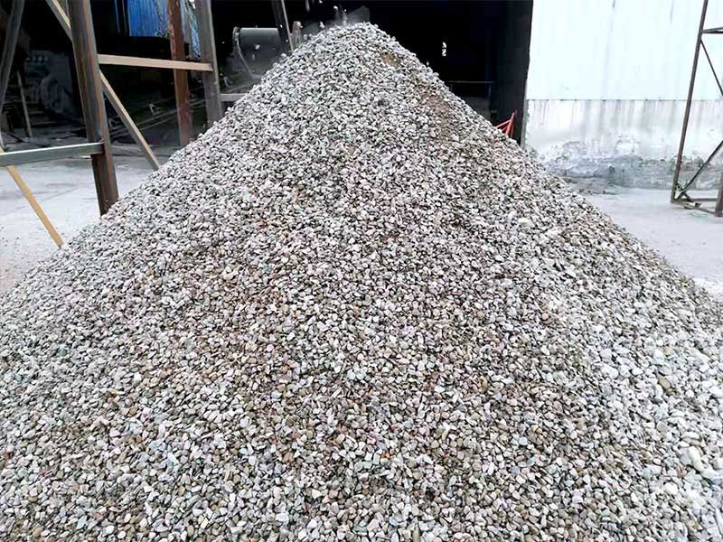 05石子不好賣，這款機(jī)器碎石成沙解難題（附廣西05石子制砂現(xiàn)場）