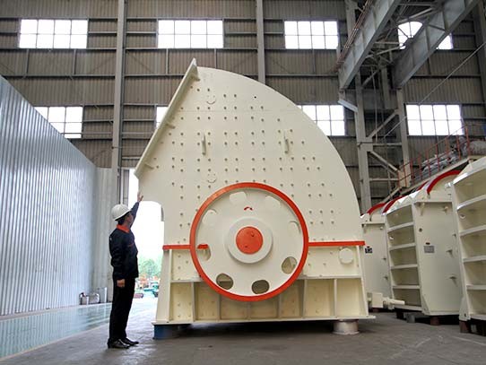 錘式破碎機(jī)可以制砂嗎？錘破和反擊破哪個(gè)制砂好？