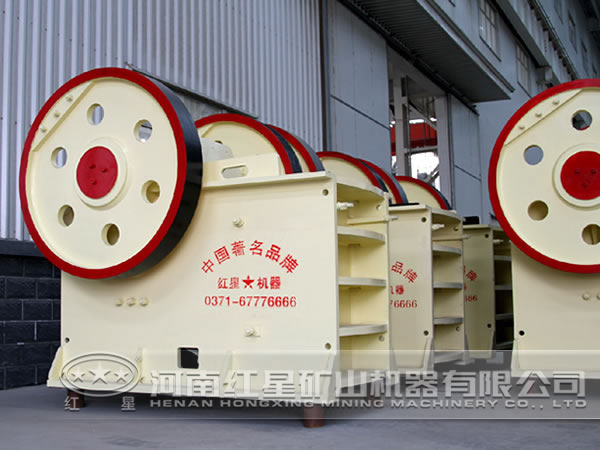 鄂式碎石機(jī)