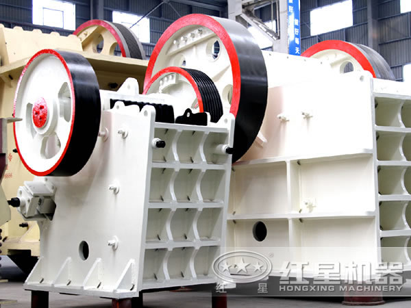 鄂式破碎機(jī)設(shè)備