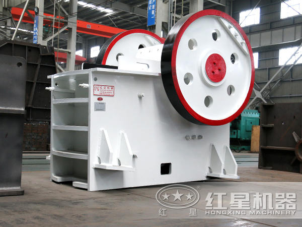 復(fù)擺式顎式破碎機(jī)