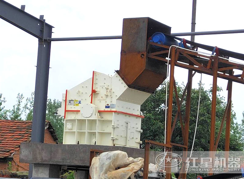 較大型反擊破一個(gè)小時(shí)出多少噸？型號(hào)有幾種？多少錢