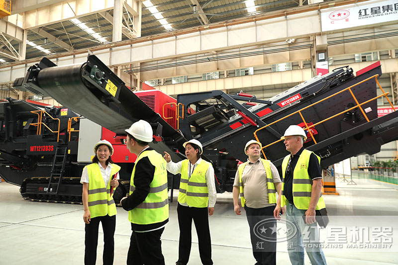 建筑垃圾破碎站客戶(hù)車(chē)間考察