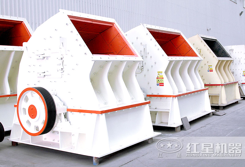 錘式制砂機側(cè)面圖類似于蝸牛外殼