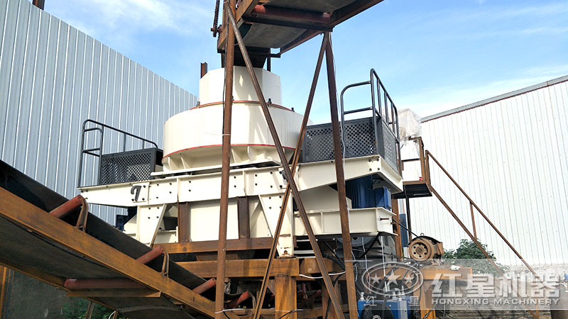 時產(chǎn)量80噸鵝卵石制砂機(jī)現(xiàn)場