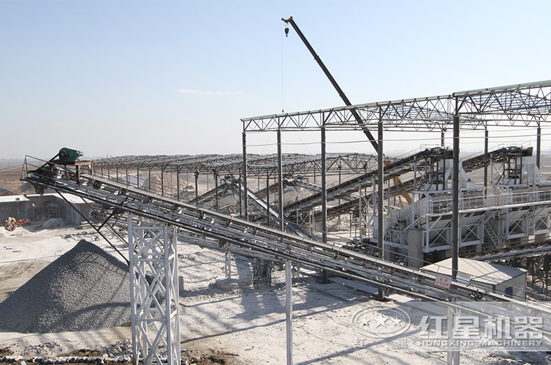 混凝土再生料破碎現(xiàn)場