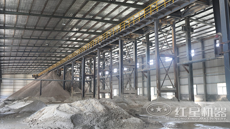 粉碎石頭成沙子現(xiàn)場實拍