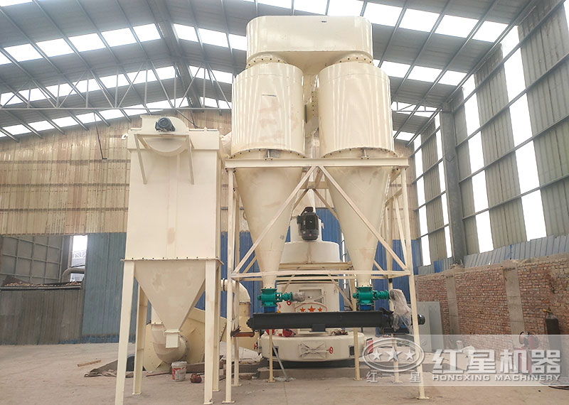 雷蒙磨粉機(jī)出料300目一小時(shí)產(chǎn)量多少？買下來多少錢