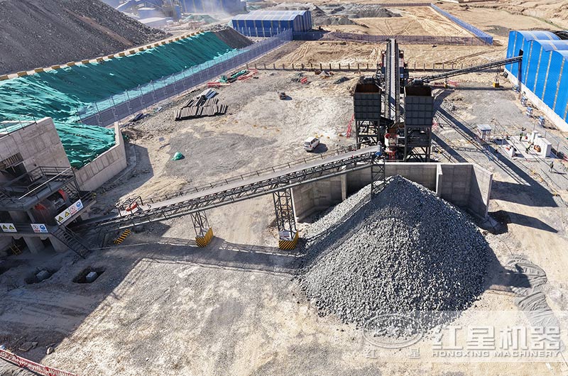 時產(chǎn)300噸石料破碎機生產(chǎn)線客戶現(xiàn)場