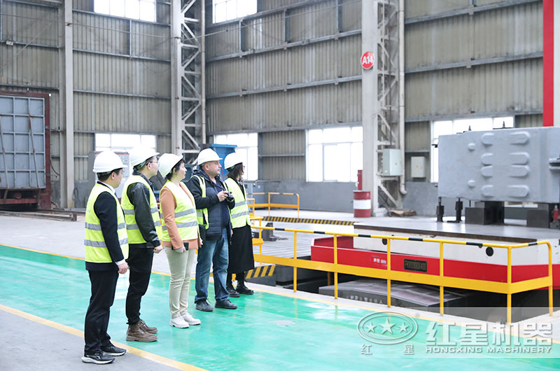 客戶來廠實(shí)地考察設(shè)備