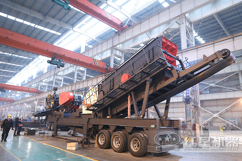 紅星機(jī)器輪胎移動(dòng)式破碎車(chē)制造車(chē)間實(shí)拍