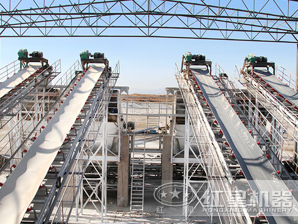 皮帶輸送機現(xiàn)場圖