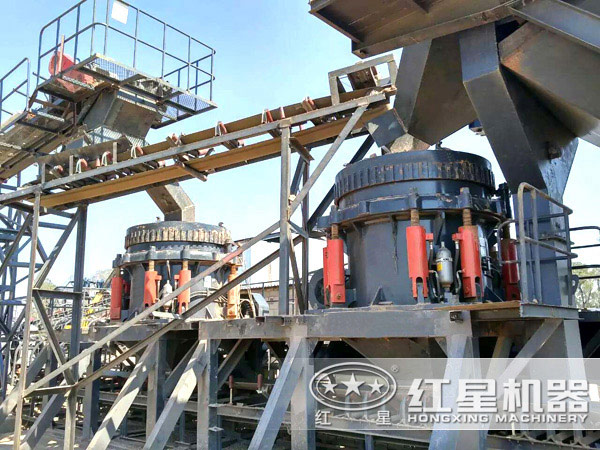 花崗巖破碎作業(yè)現(xiàn)場