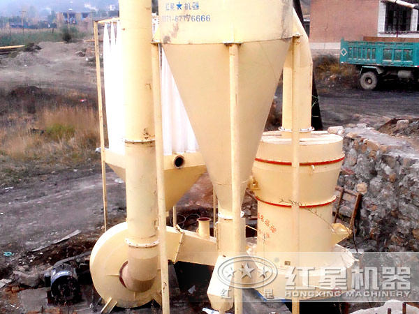 雷蒙磨粉機(jī)作業(yè)實(shí)況