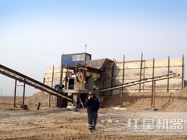 顎式破碎機(jī)現(xiàn)場(chǎng)圖2