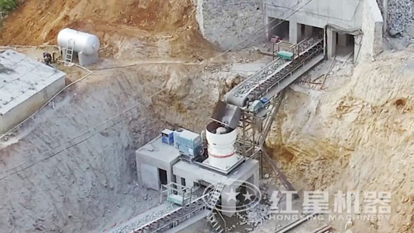 單缸液壓圓錐破碎機(jī)現(xiàn)場圖