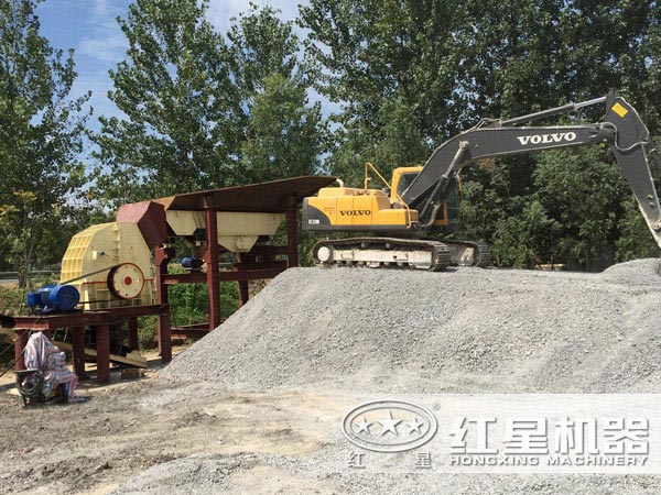 紅星錘式破碎機(jī)生產(chǎn)現(xiàn)場(chǎng)