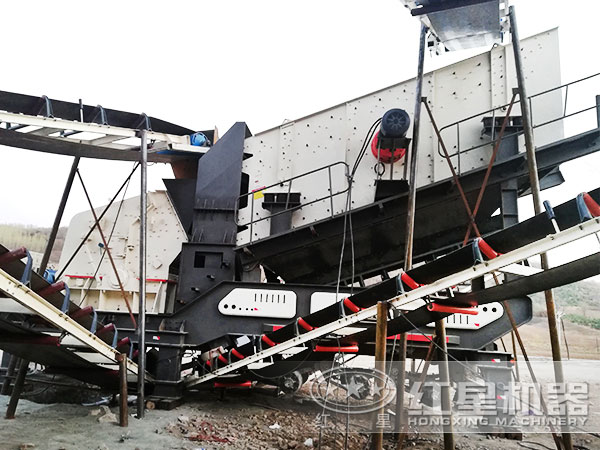 建筑垃圾移動(dòng)破碎站現(xiàn)場(chǎng)實(shí)拍