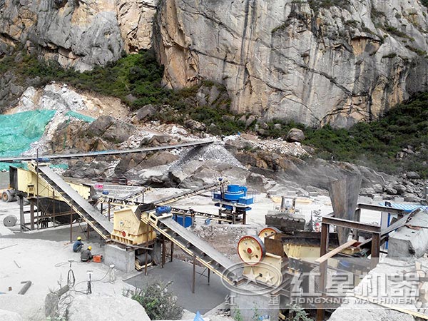 制砂生產(chǎn)線現(xiàn)場(chǎng)