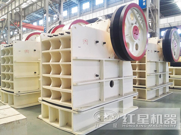 粗碎設(shè)備——顎式破碎機生產(chǎn)車間