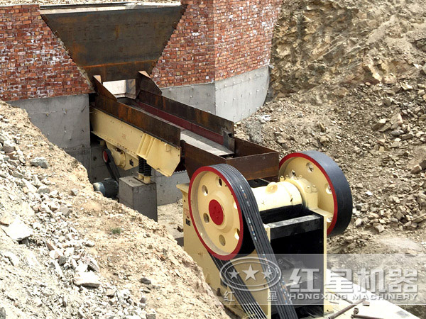 泥灰?guī)r破碎機現(xiàn)場