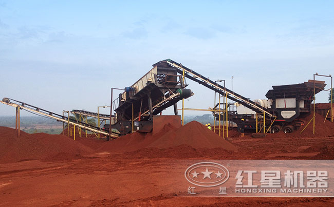 輪胎移動(dòng)破碎站工作現(xiàn)場(chǎng)