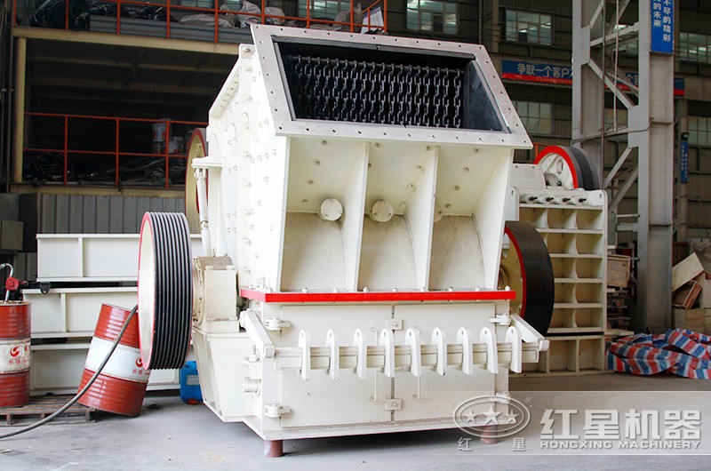 單段破碎機(jī)車間高清圖