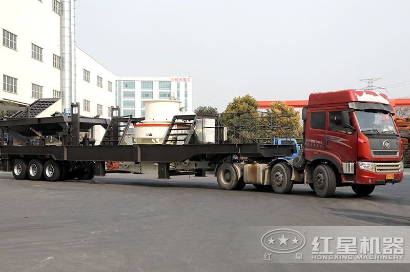 便攜移動式石頭粉碎制砂機(jī)發(fā)貨中