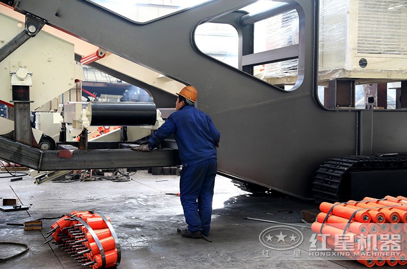 建筑垃圾移動(dòng)破碎機(jī)生產(chǎn)中