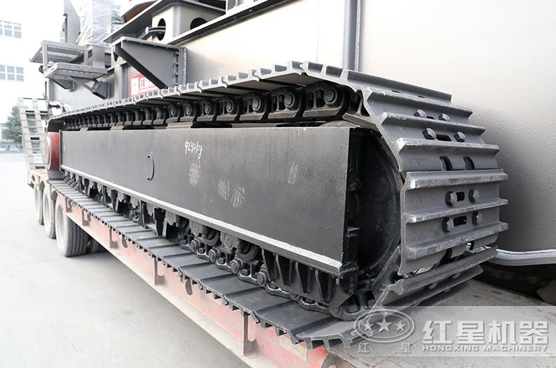 履帶行駛，穩(wěn)當(dāng)給力