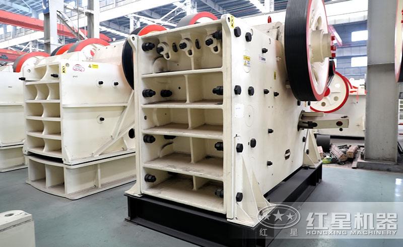 玄武巖破碎設(shè)備車間