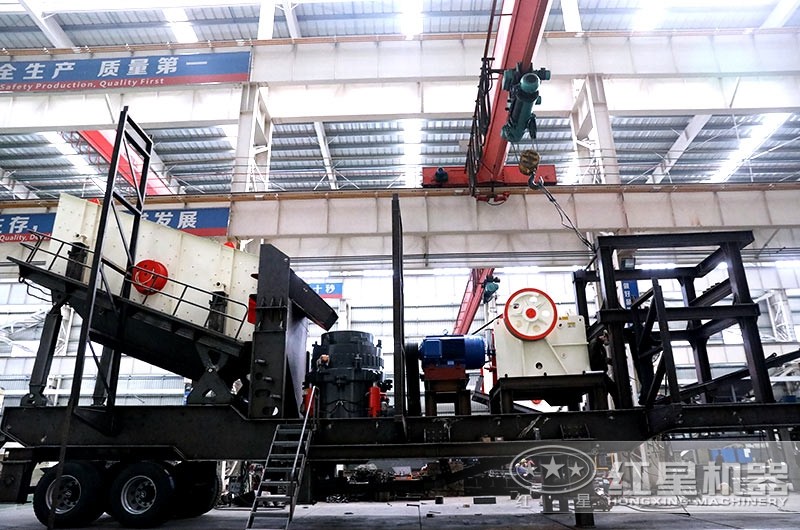 移動(dòng)式破碎機(jī)車間