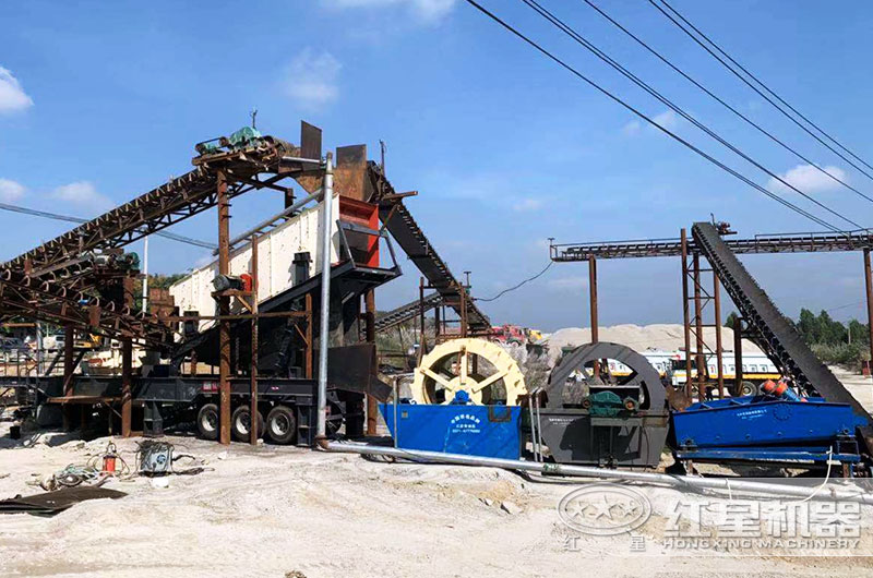 流動(dòng)碎石機(jī)生產(chǎn)現(xiàn)場(chǎng)