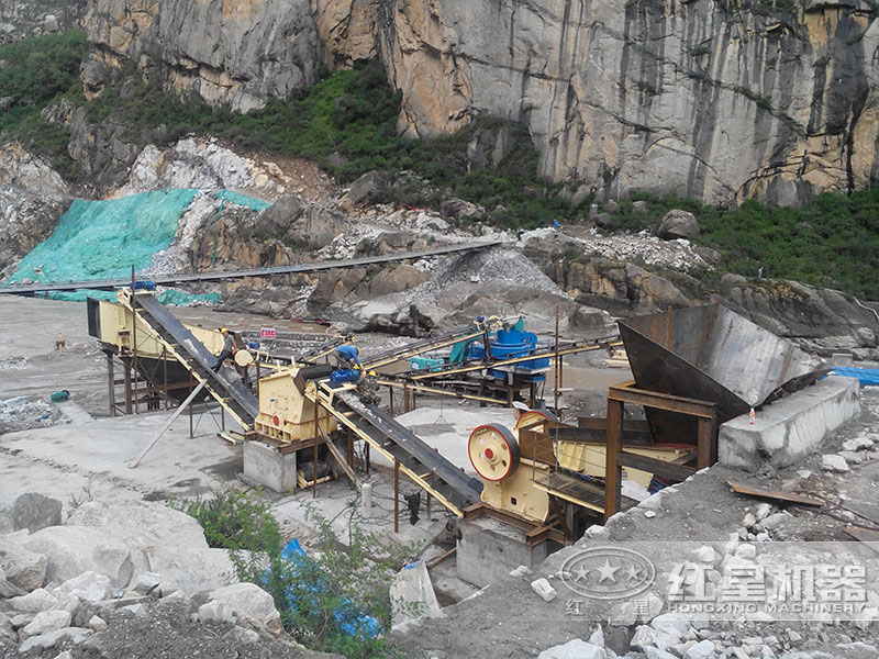 石灰石石子制沙生產(chǎn)線現(xiàn)場