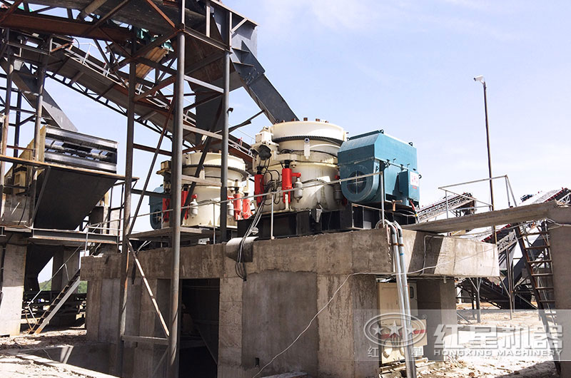 時產(chǎn)500噸以上多缸液壓圓錐破破碎現(xiàn)場