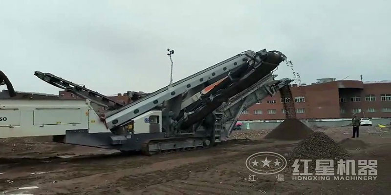 杭州履帶移動(dòng)制沙生產(chǎn)線同時(shí)生產(chǎn)2種規(guī)格產(chǎn)品