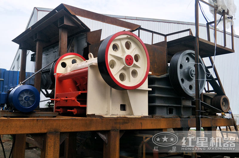 紅星細(xì)鄂破機(jī)作細(xì)碎設(shè)備安裝現(xiàn)場(chǎng)