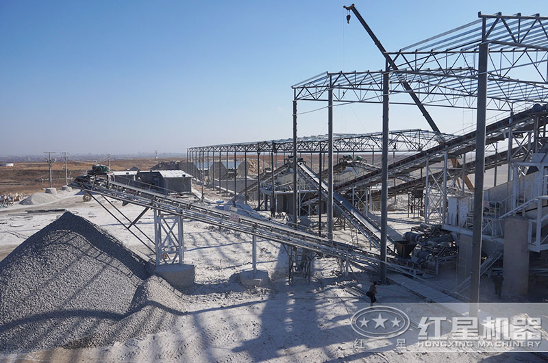 機(jī)器制沙現(xiàn)場(chǎng)