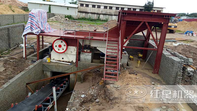 顎式破碎機(jī)作業(yè)現(xiàn)場(chǎng)