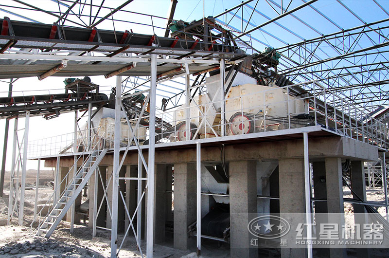 大型石子制砂生產(chǎn)現(xiàn)場(chǎng)