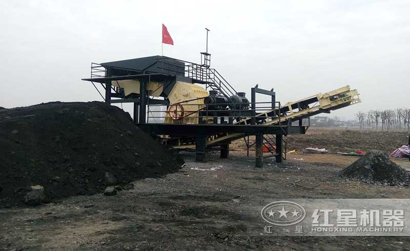 移動錘式破碎機破煤現(xiàn)場