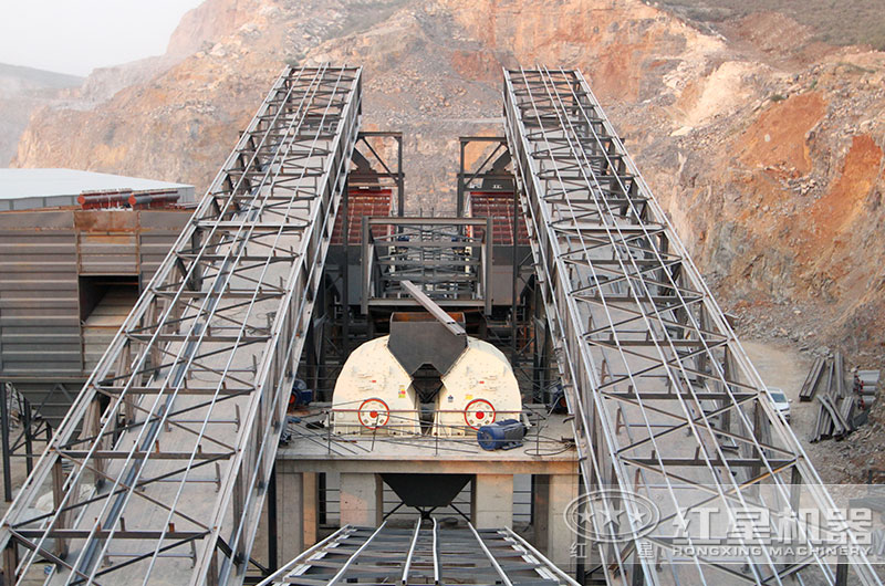 重錘式破碎機(jī)生產(chǎn)現(xiàn)場