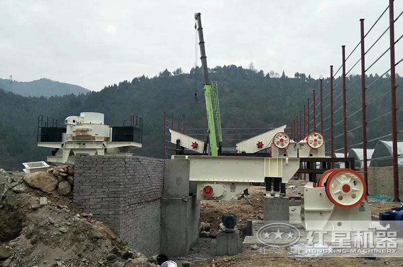 細碎制砂機生產(chǎn)線安裝現(xiàn)場