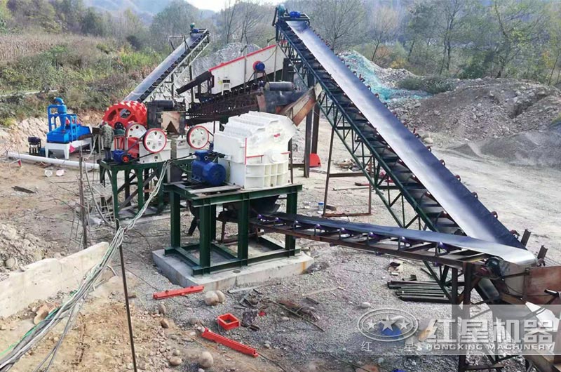 液壓開箱制砂機現(xiàn)場實拍