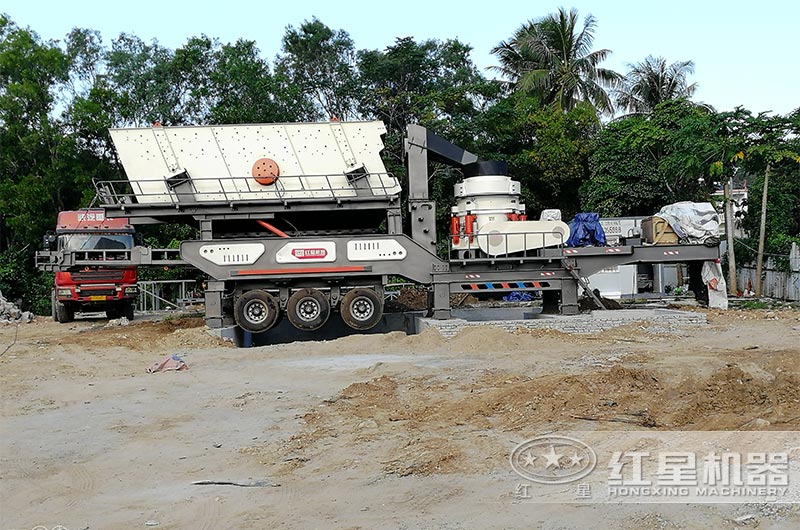 移動圓錐破碎機(jī)安裝現(xiàn)場