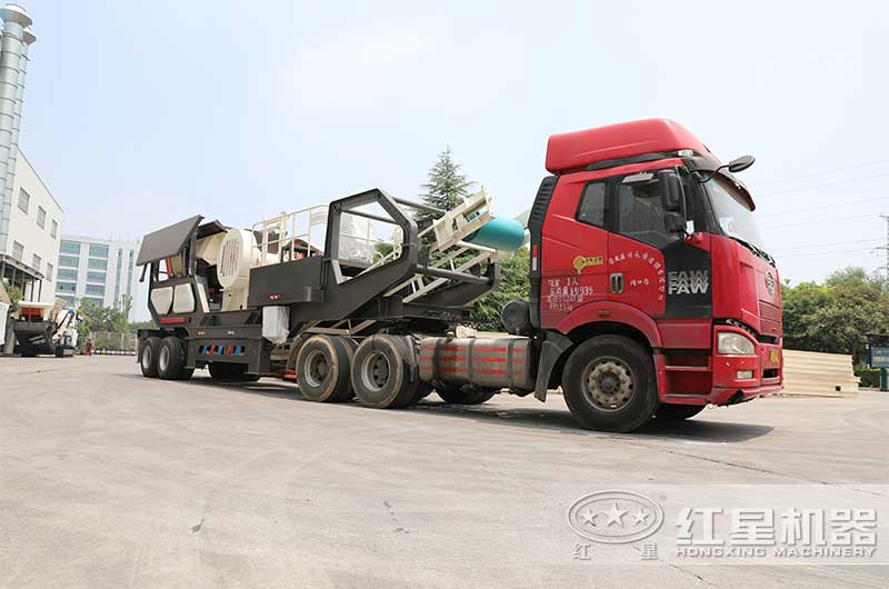 移動(dòng)輪式破碎機(jī)可以搭載哪些破碎設(shè)備，市場(chǎng)價(jià)格是多少