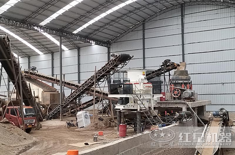 固定式破碎機(jī)生產(chǎn)線處理建筑垃圾現(xiàn)場