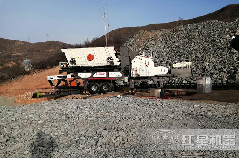 移動磕石機(jī)實(shí)拍