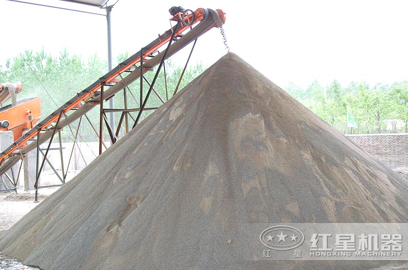 機(jī)制砂料現(xiàn)場